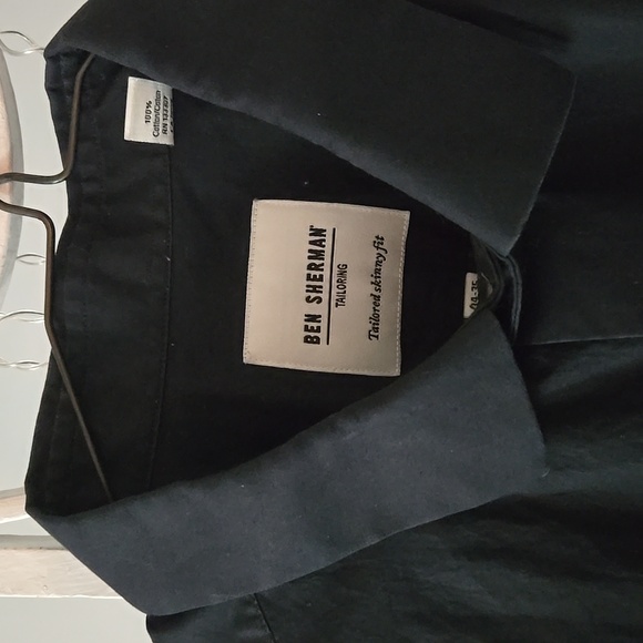 Buttondown - Picture 2 of 4